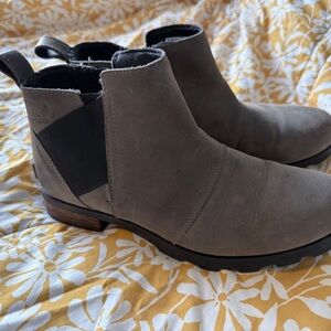 Sorel Women's Emelie III Chelsea Boot